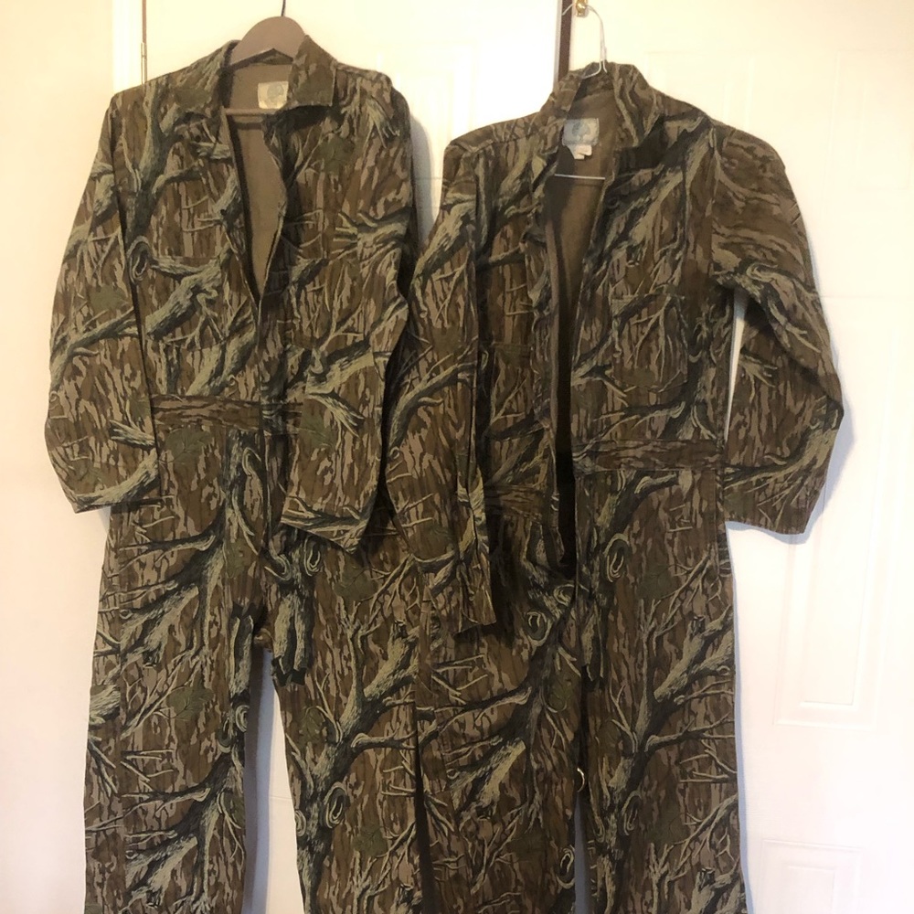 GREAT VALUE Mens Camouflage Lot of 2 zip jumpsuits and 1 long sleeve shirt
